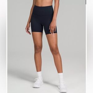 Wunder Train High-Rise Short 6"